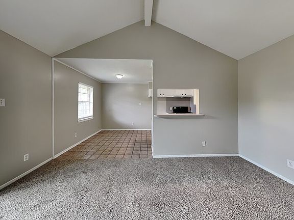 5th image of 758 E Princeton Ln