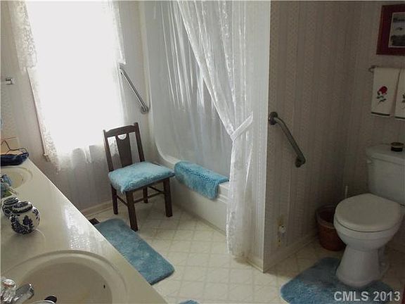 5th image of 181 Beech Brook Ln