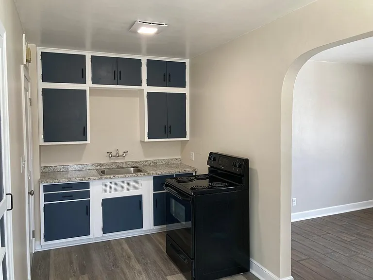 400 Delafield St #2W — Photo 2
