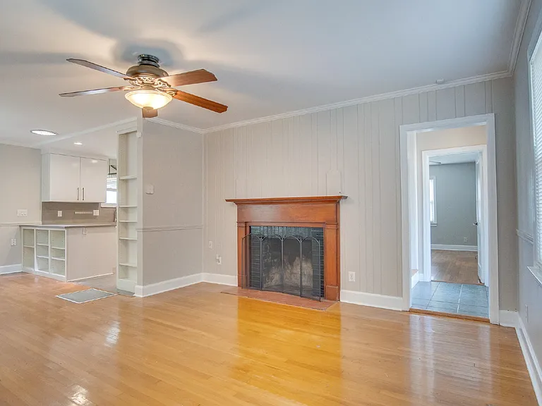 1613 E Jordan St — Photo 5