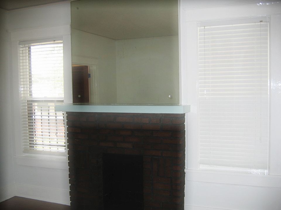 2nd image of 659 Dickinson St