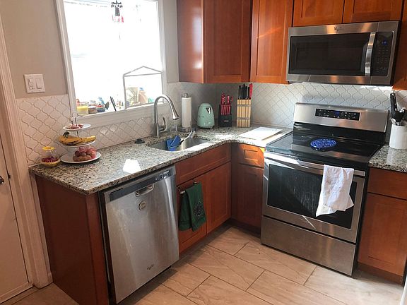 1st Floor: Kitchen