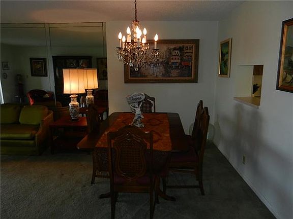 4th image of 131 SE 3rd Ave APT 605