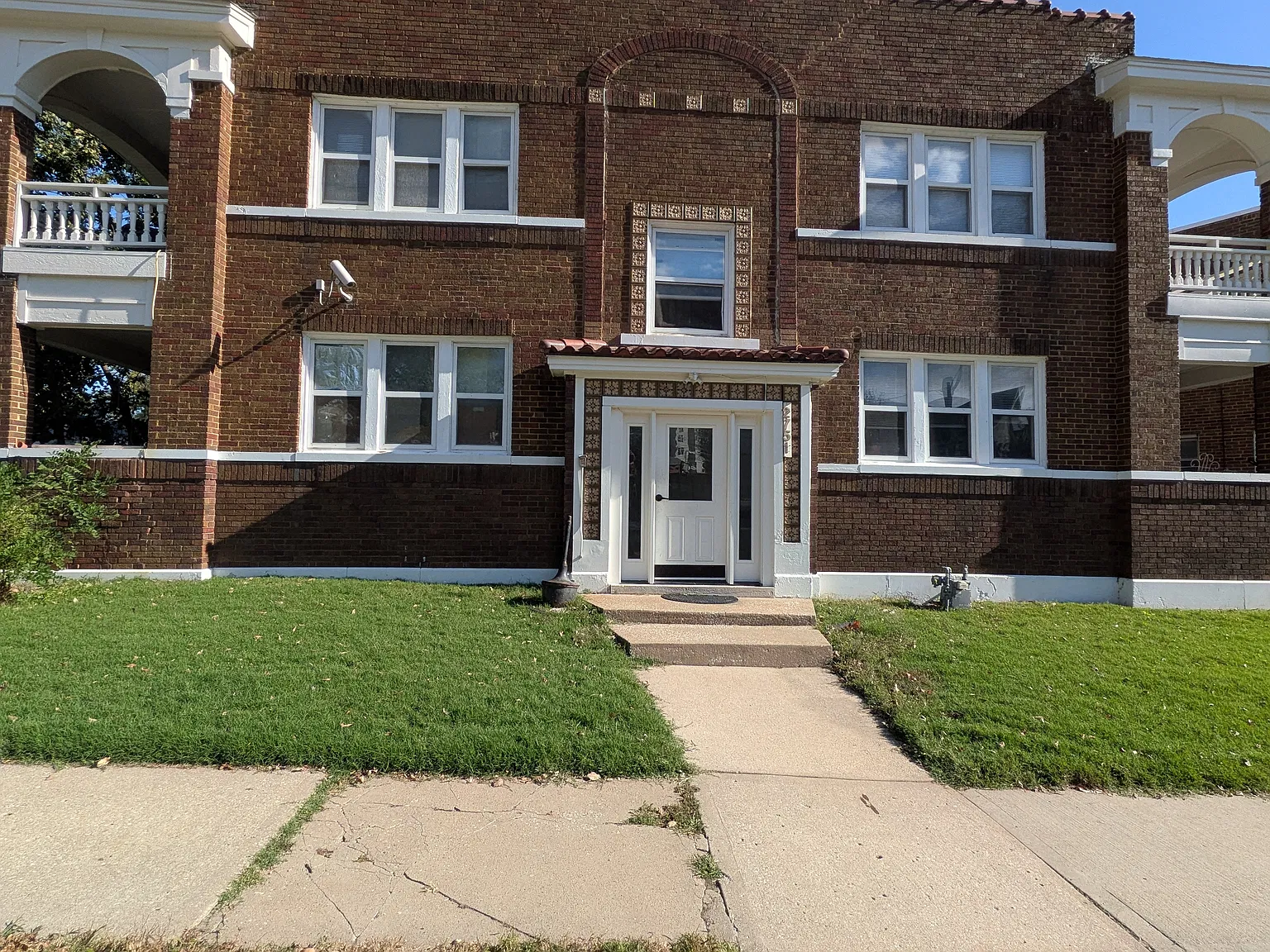 2751 Campbell St — Photo 1