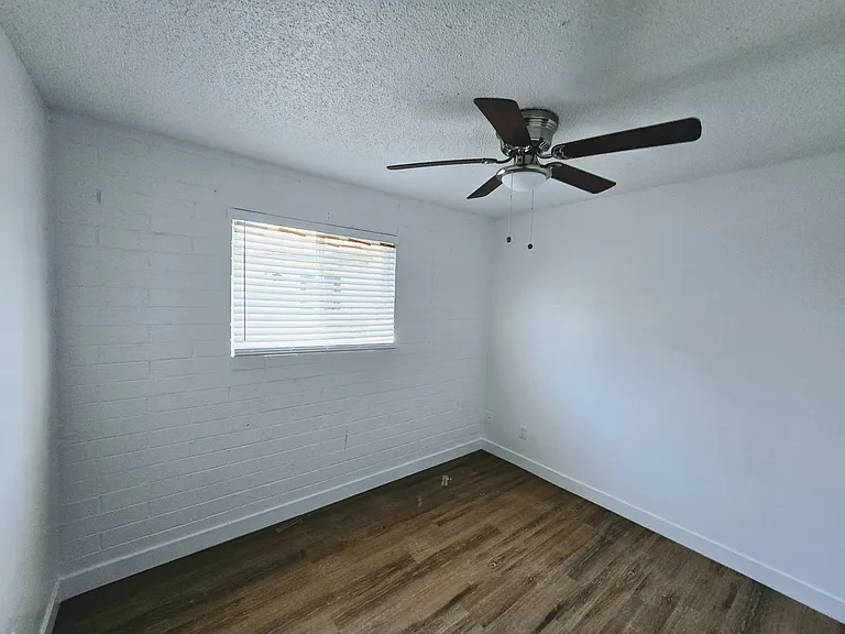 5623 W Myrtle Ave — Photo 15