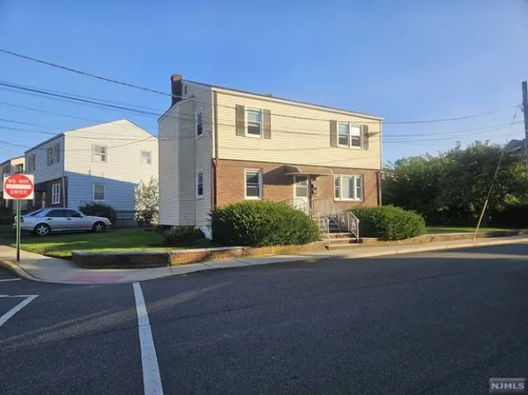 812 Cedar Avenue image 1 of 6