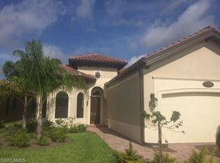 7375 Lantana Cir, Naples, FL 34119