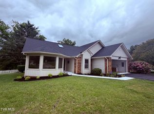 15466 Woodstone Cir, Bristol, VA 24202