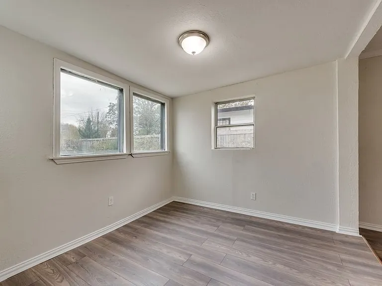 2932 Marjorie Ave — Photo 8