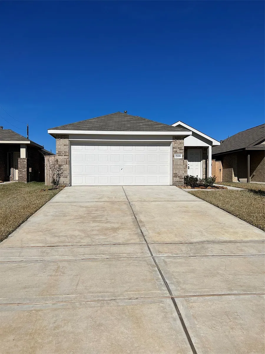 Photo 1 of 21 - 27006 Winward Creek Trl - Katy, TX Primary Photo - 27006 Winward Creek Trl