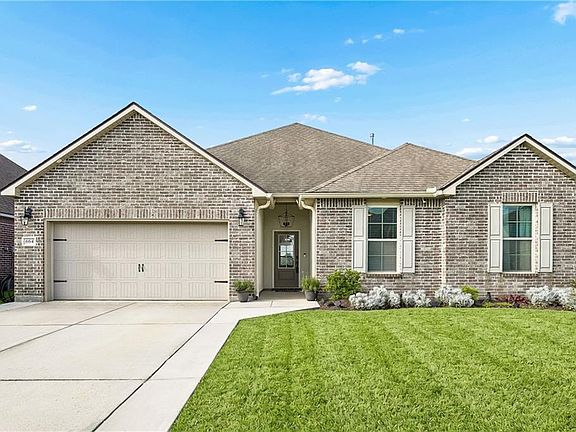 2nd image of 664 Lakeshore Village Dr