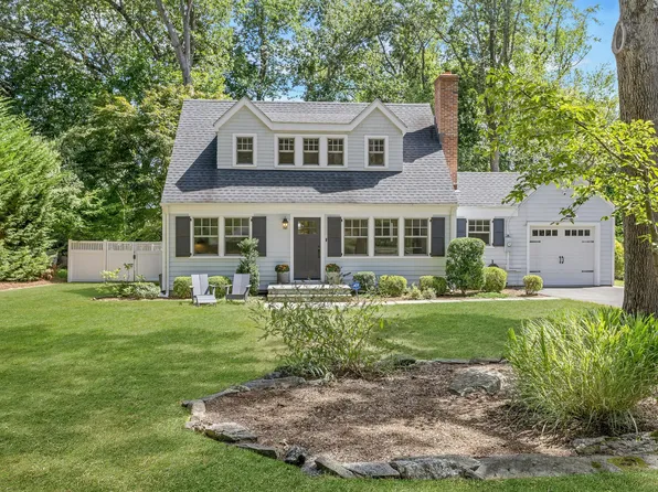 17 Burchard Lane, Norwalk, CT 06853