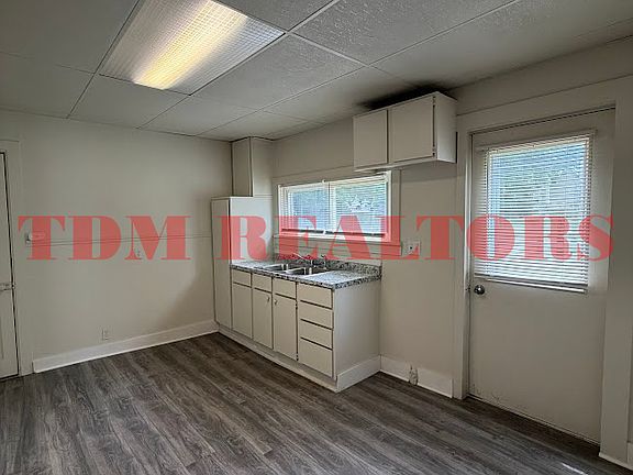 4th image of 419 Clinton St #421