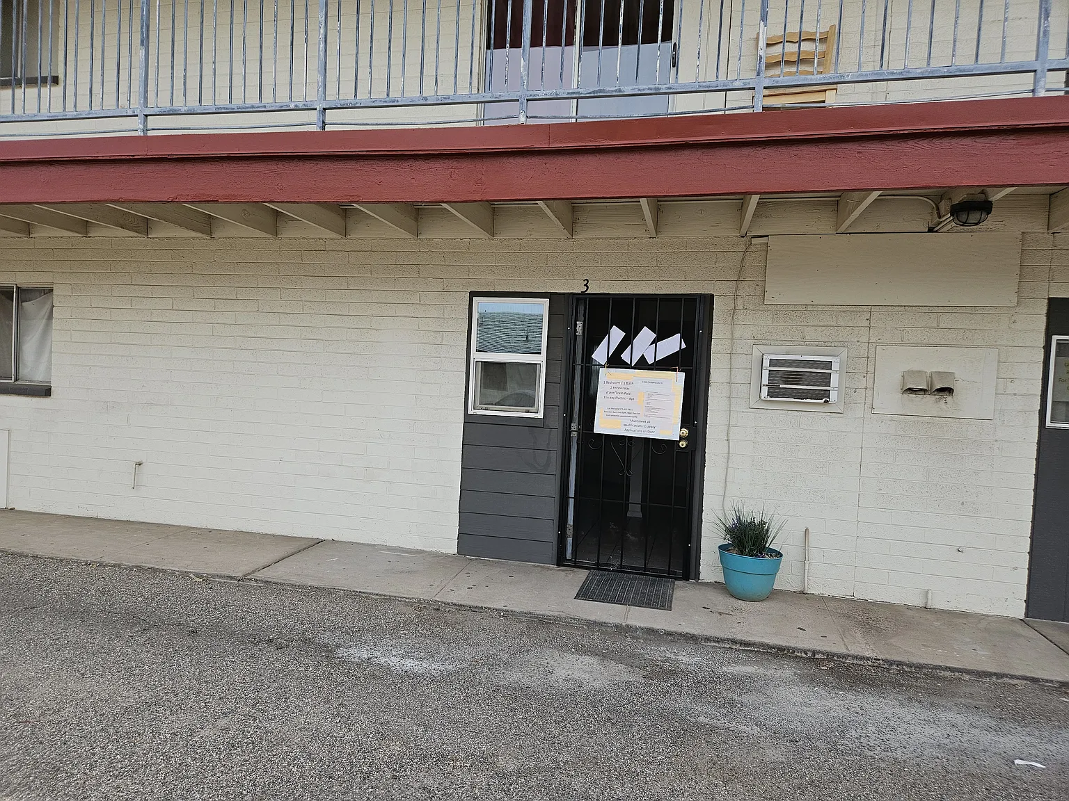 1 bed, 350 sqft, $750 — Photo 3