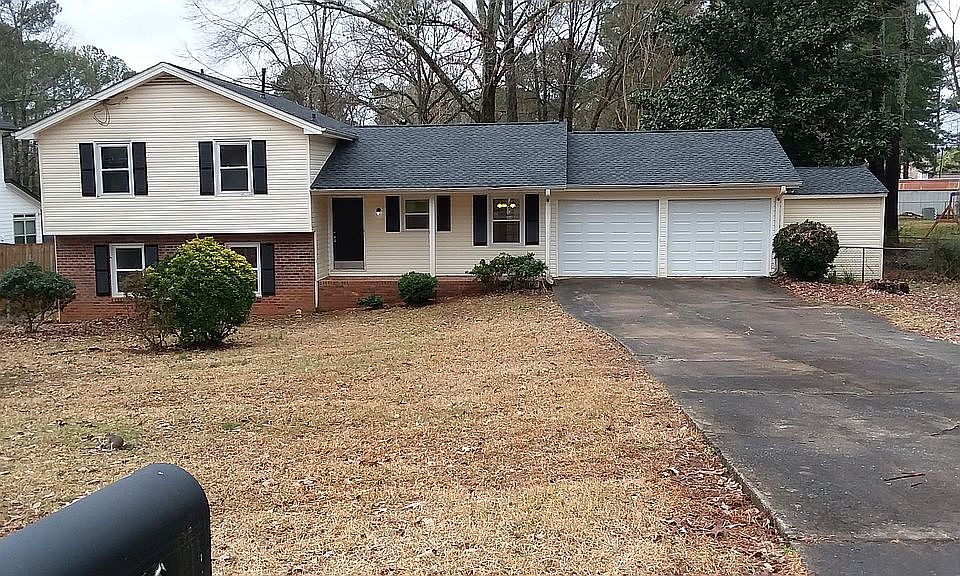 1st image of 2104 Tropicana Dr