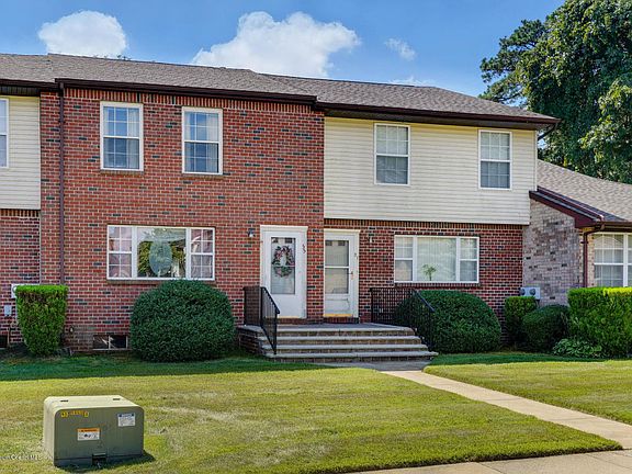 2nd image of 55 Valerie Ct