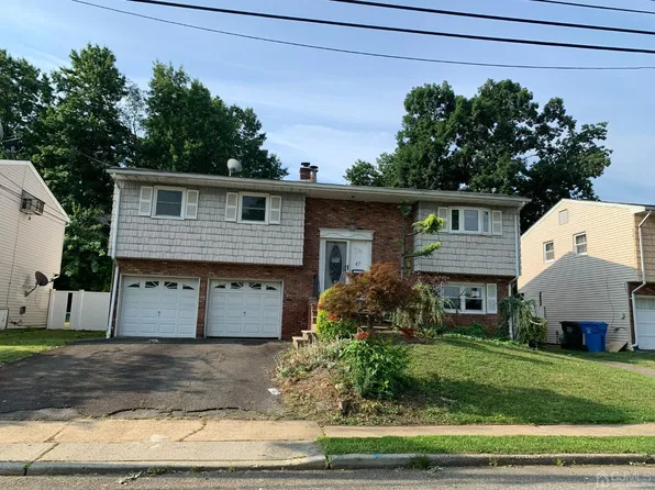 47 Fanning St, Fords, NJ 08863