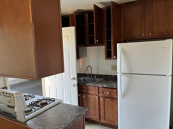 4th image of 3585 Granada Ave