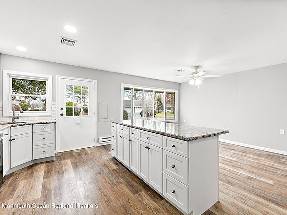 5th image of 583A Lake Point Dr #1001