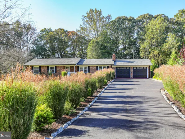 360 Chapel Green Rd, Fredericksburg, VA 22405