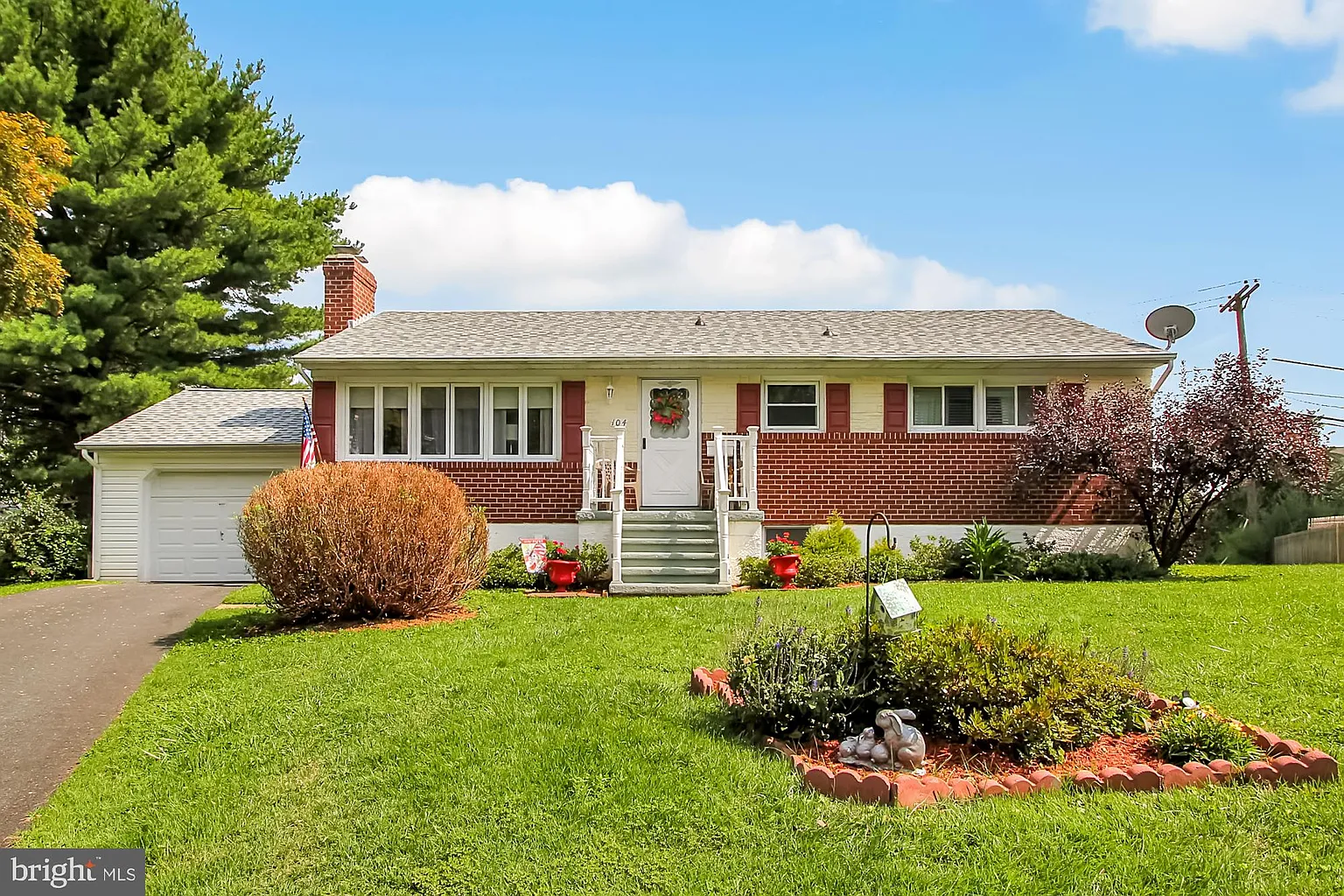 104 Dublin Ct photo 1