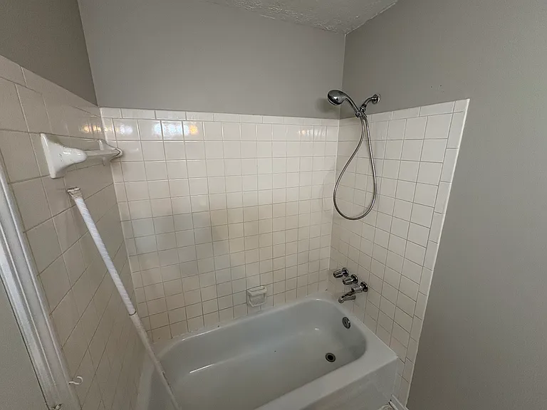 Valley View Dr — Photo 10