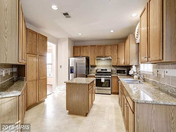 5th image of 5864 Linden Creek Ct