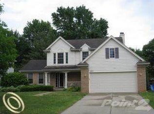3075 Bennington Dr, Wixom, MI 48393
