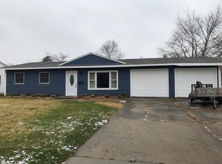 29 Surrey Rd, Montgomery, IL 60538