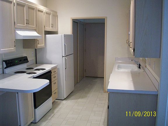 2nd image of 806 & 810 SE Marine Dr #810