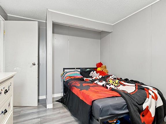 4th image of 10807 W 97th St