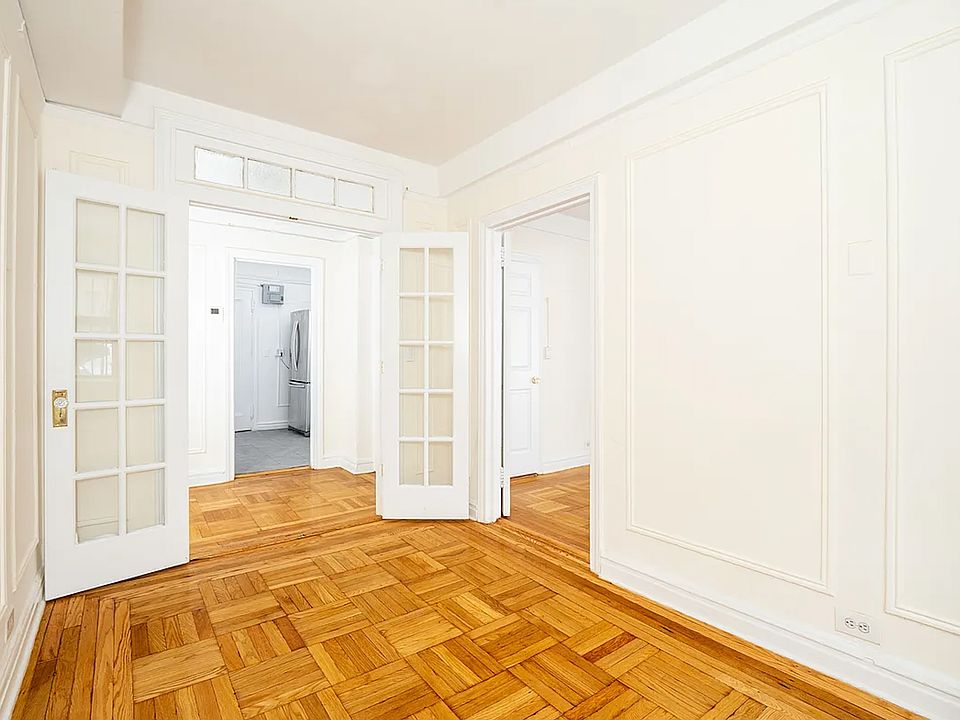 1st image of 305 Lexington Ave APT 1B