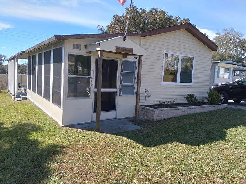 1st image of 39528 Rosebush Ln
