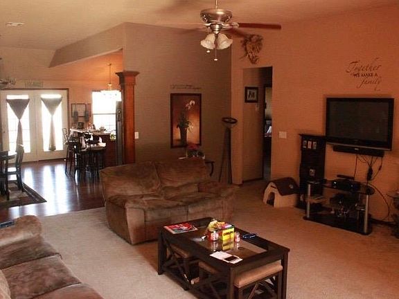 5th image of 15812 Vicki Dr