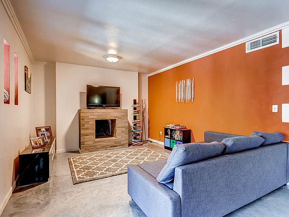3rd image of 5520 N 79th Pl