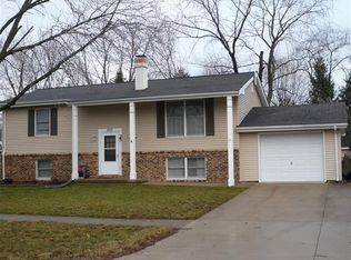 1013 W Hayes Ave, Charleston, IL 61920