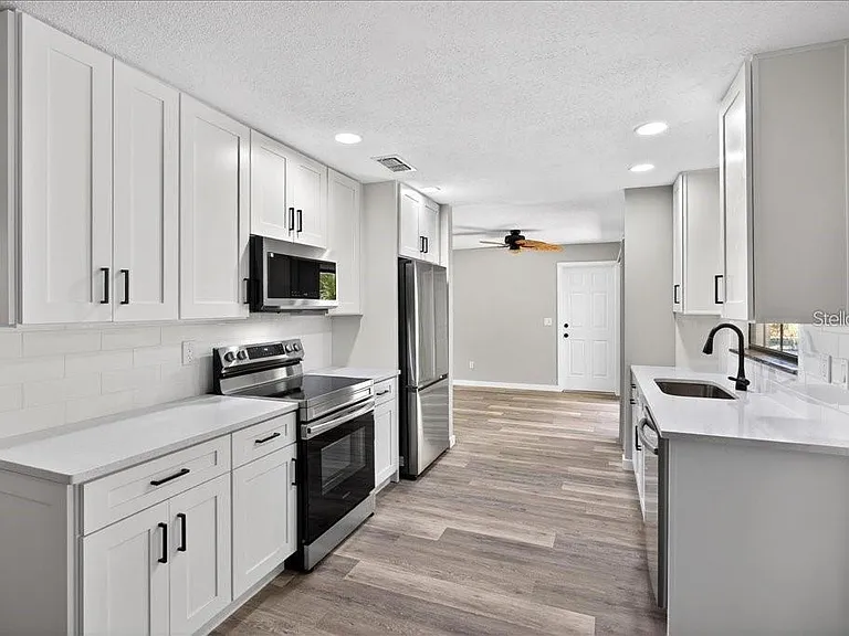 8 Blare Dr — Photo 6