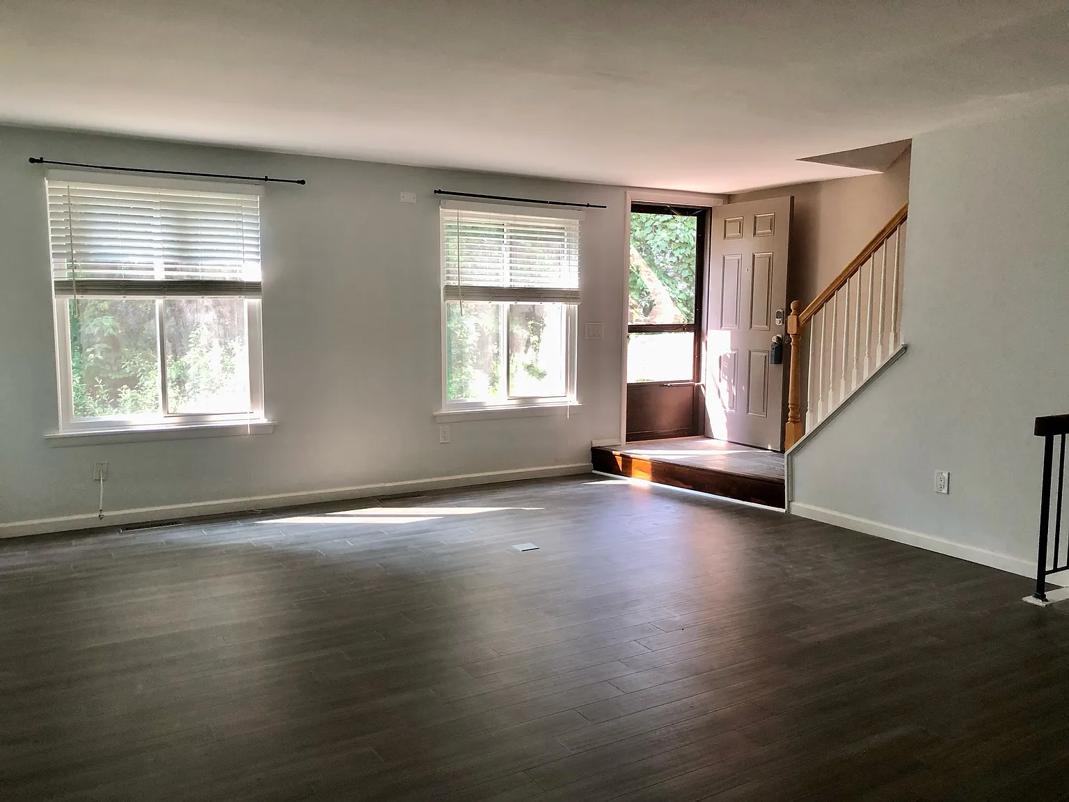 3 bed, 2.5 bath, 1370 sqft, $2,900 — Photo 2