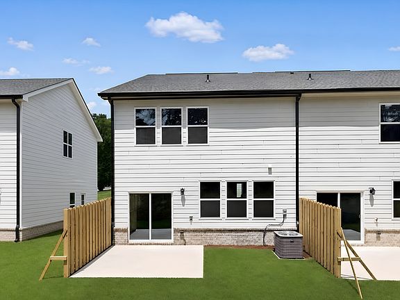 Pinewood Townhomes Smyrna 2