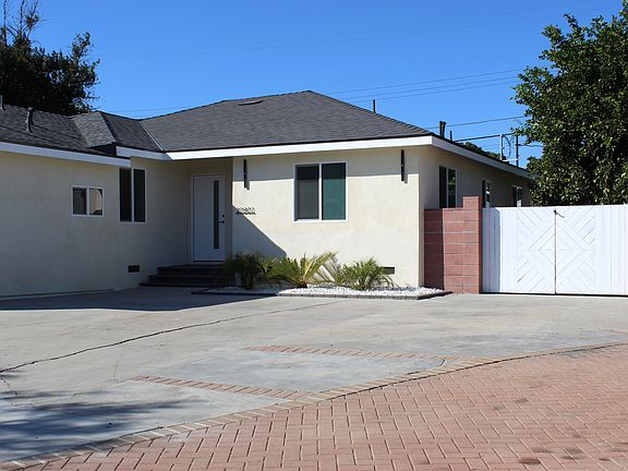 Front / Driveway