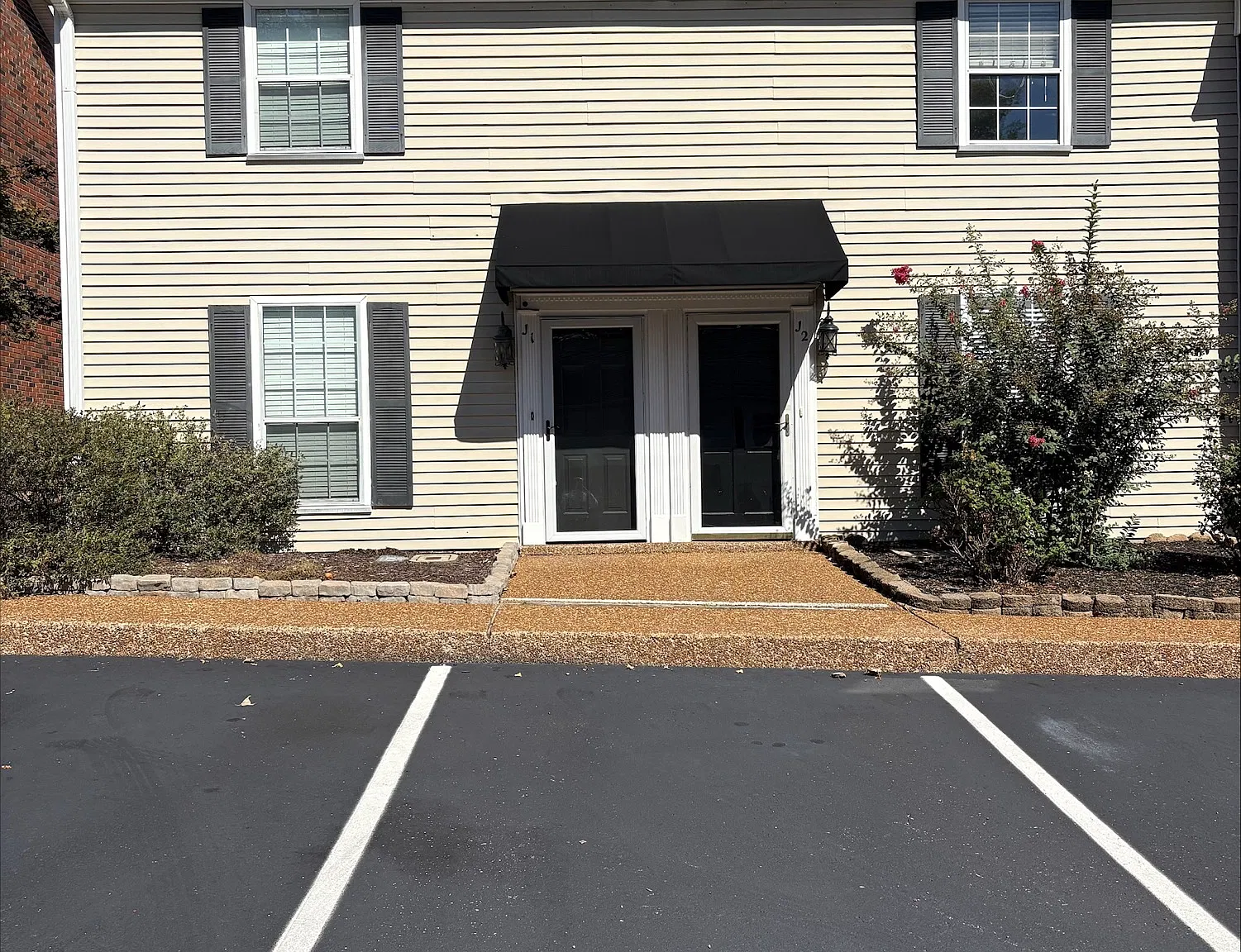 2 bed, 1.5 bath, 1088 sqft, $1,845 — Photo 1