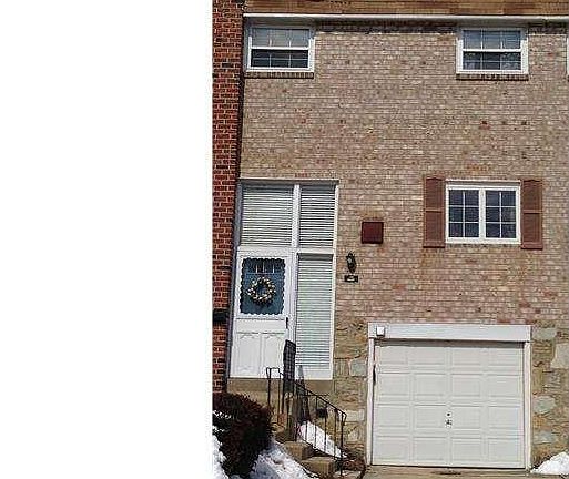 2nd image of 3662 E Crown Ave