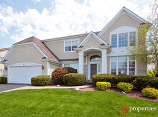 417 Inverness Dr, Gurnee, IL 60031