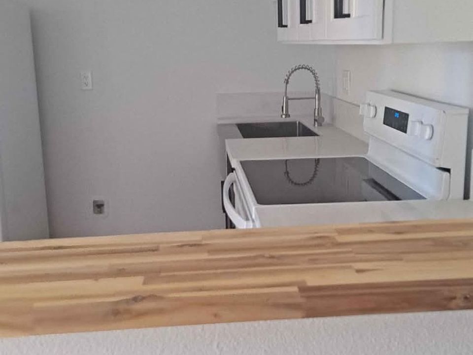 1st image of 3211 S Heritage Way