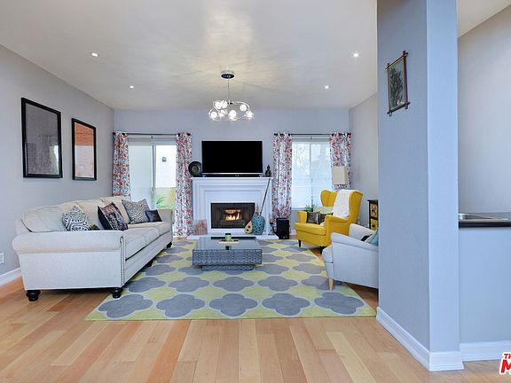 4th image of 5420 Sylmar Ave APT 121