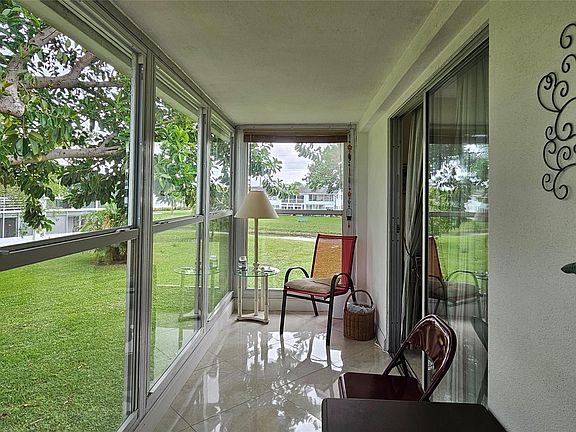 5th image of 115 Oakridge I #115