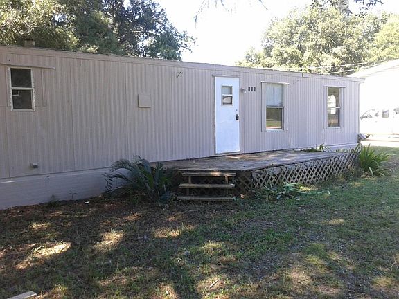 2nd image of 115 Park Cir