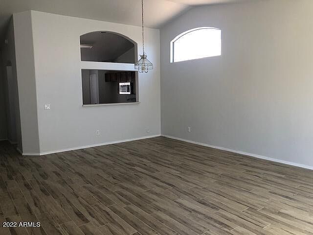 2nd image of 1025 W 19th Ave