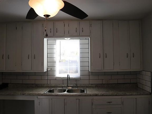 5th image of 2313 E Elm Ave