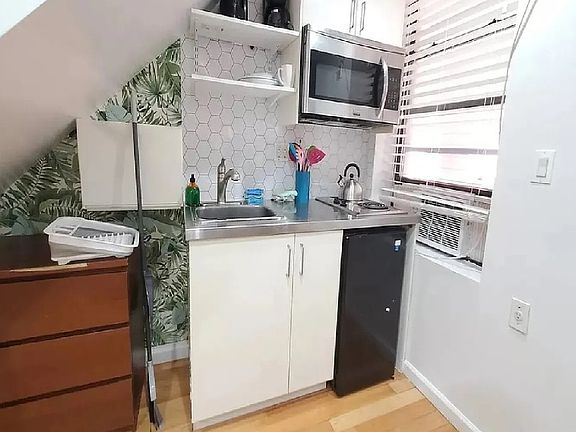 3rd image of 340 Amsterdam Ave #409